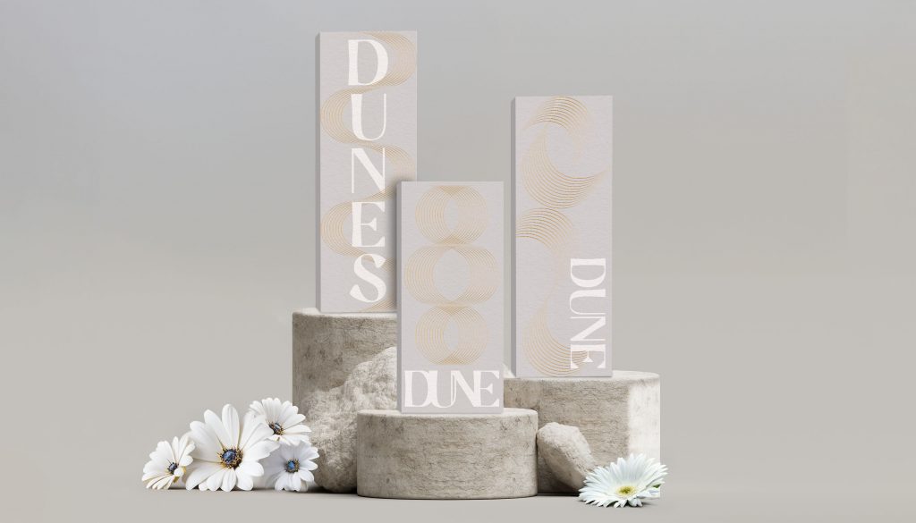 Creation de packaging design pour une marque de parfum, dans un style minimal et luxueux. PAr un studio de design suisse.