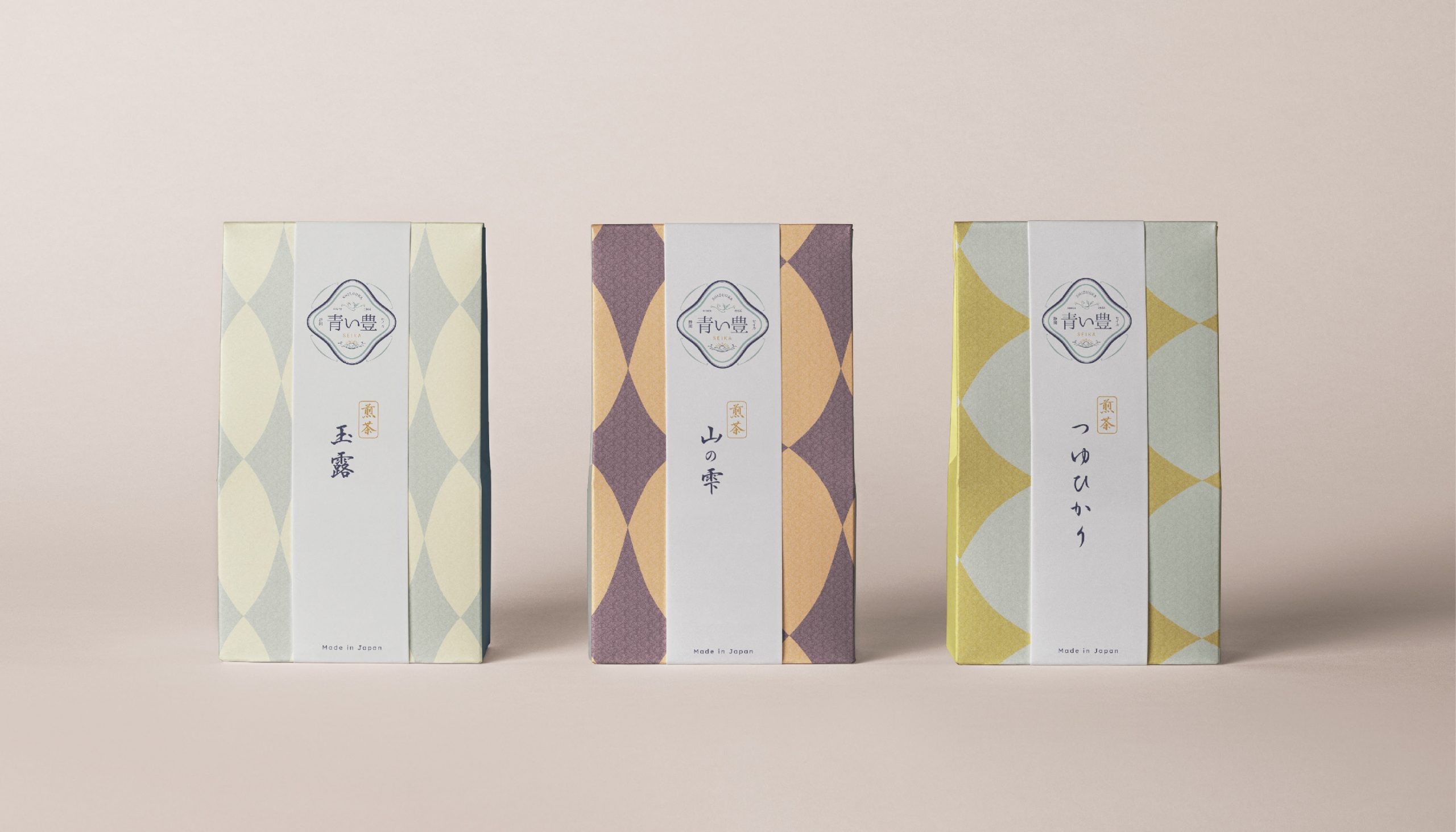 packaging design de paquets de thé pour une marque de thé Japonaise, dans un style vintage et élégant, par un studio de design graphique suisse à Lausanne
