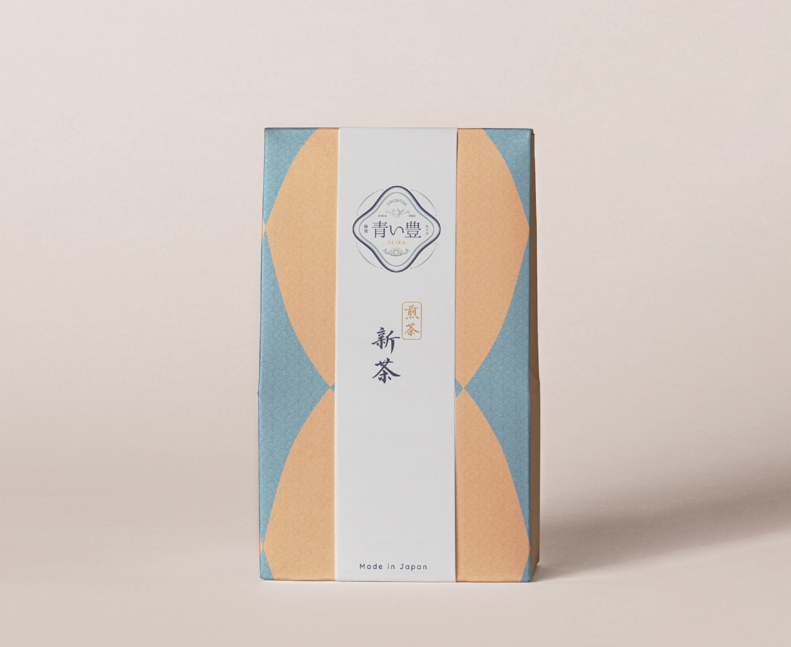 Design packaging de paquets de thé pour une marque de thé Japonaise, dans un style vintage et élégant, par un studio de design graphique suisse à Lausanne
