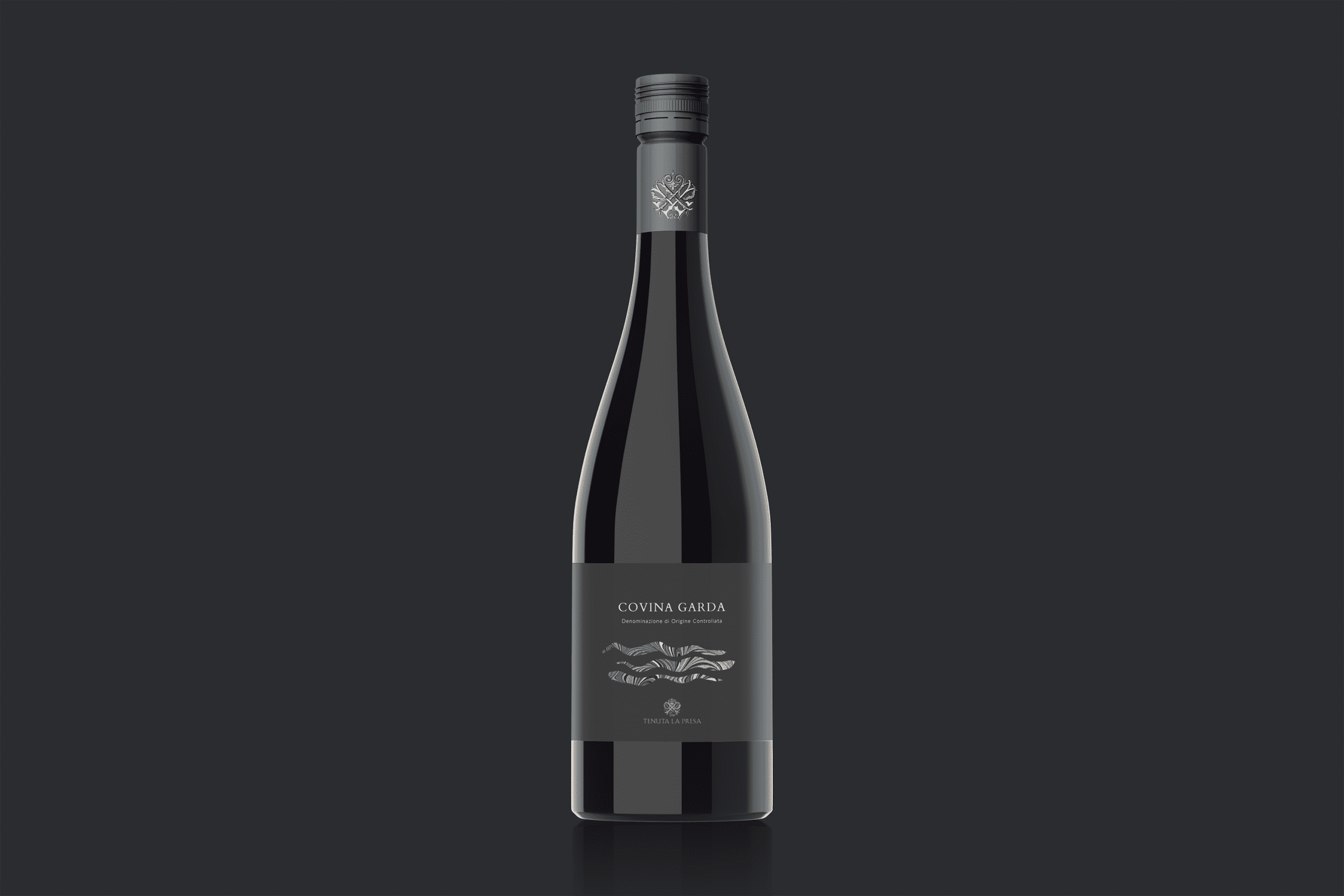 packaging design de vin italien, dans un style élégant et minimaliste, par un studio de graphisme suisse à Lausanne